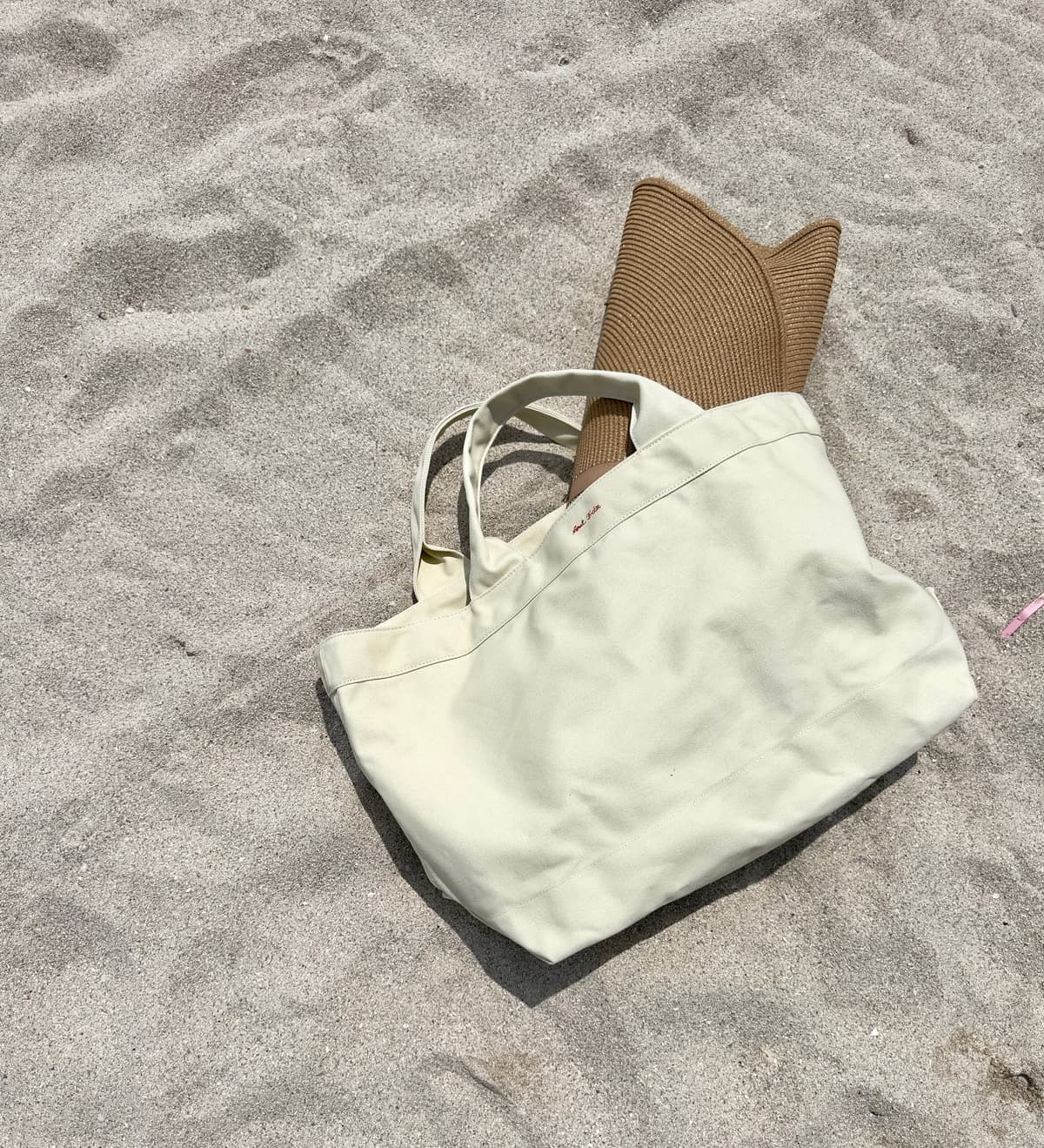 Durable canvas carryall beach lifestyle - women's oversized statement tote